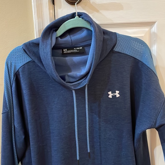 Like new Under armour women’s funnel neck top, denim blue,  size XL - Picture 4 of 4